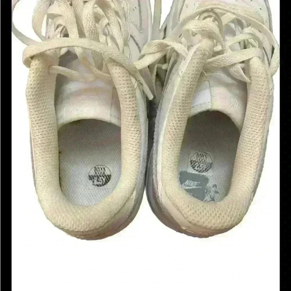 Nike air force 1 gs low top leather size 2.5 Youth EUC - Picture 6 of 8